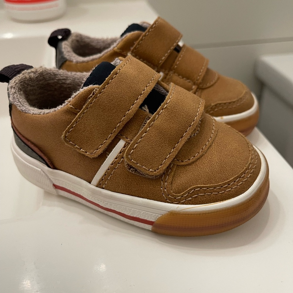 Zara infant leather Velcro Sneakers